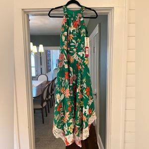 NWT Vince Camuto size 2 green floral dress.